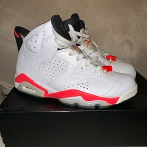 Jordan Retro VI 6 White/Black/Infrared size 7